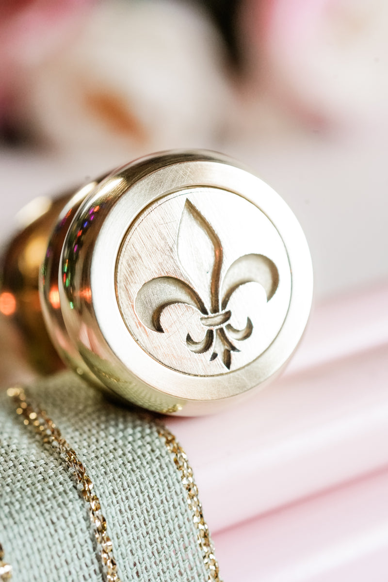 Fleur-de-Lis and “Les Filles Veulent S’Amuser Penny