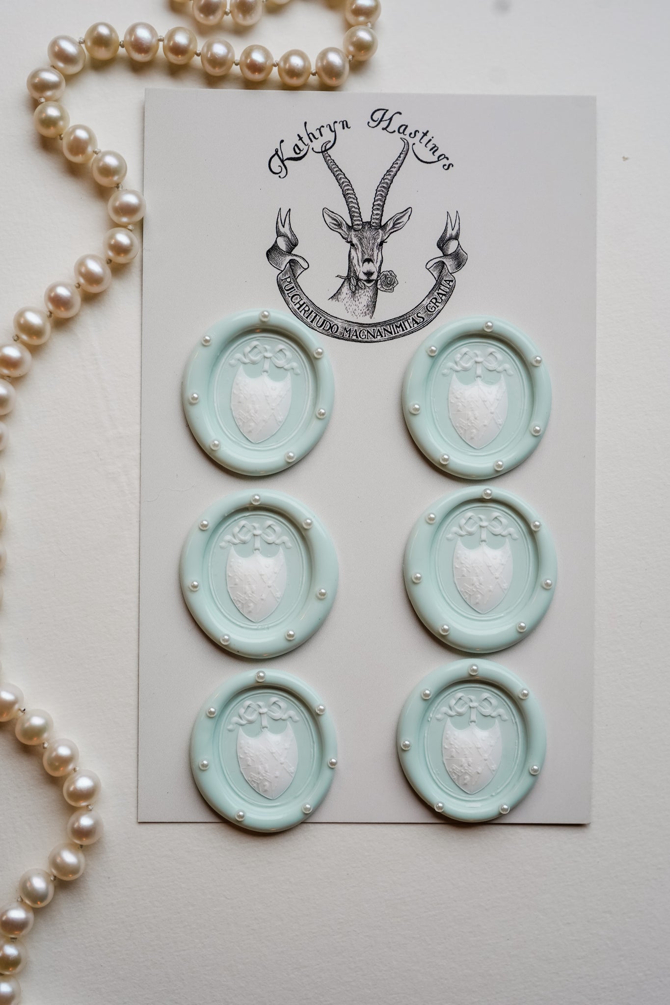 Two-Toned Pearl Heraldic Bow Seals