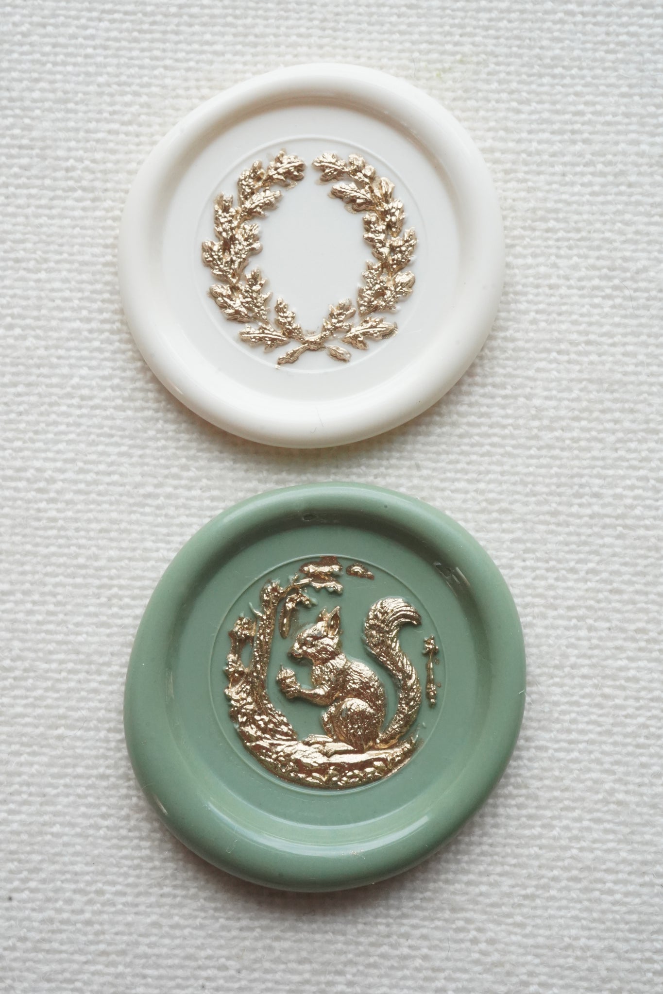 Squirrel Oak Wreath Penny