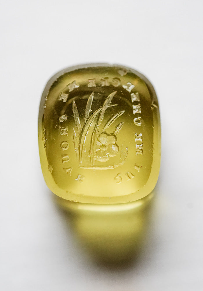 French Yellow Loose Glass Seal - Seek me and you shall find me